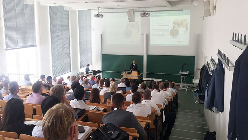 Liderando el desarrollo de la industria